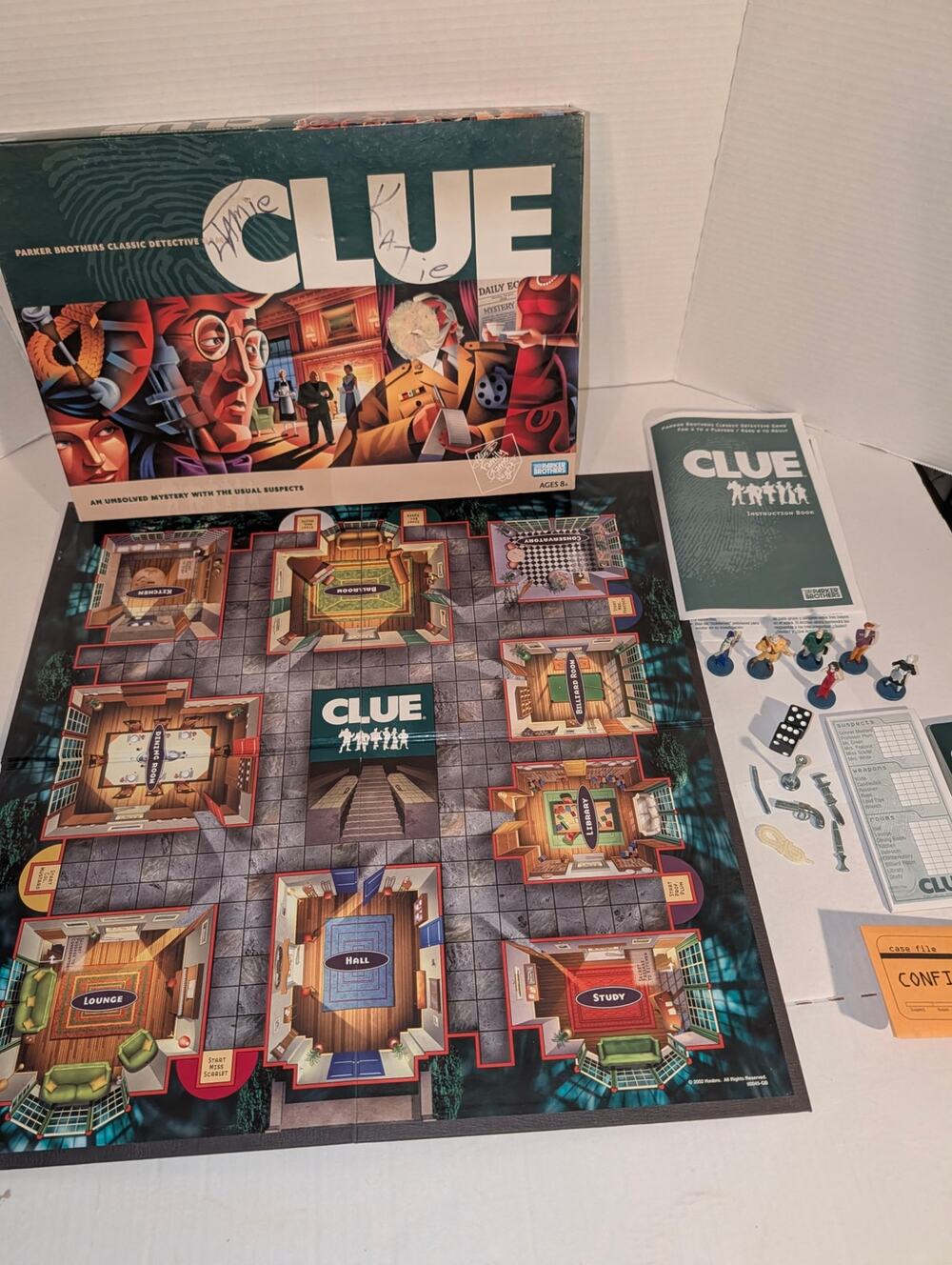 Vintage 2002 Clue Detective Board Game Complete